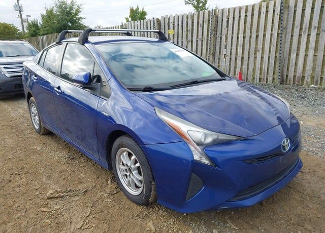 2016 TOYOTA PRIUS