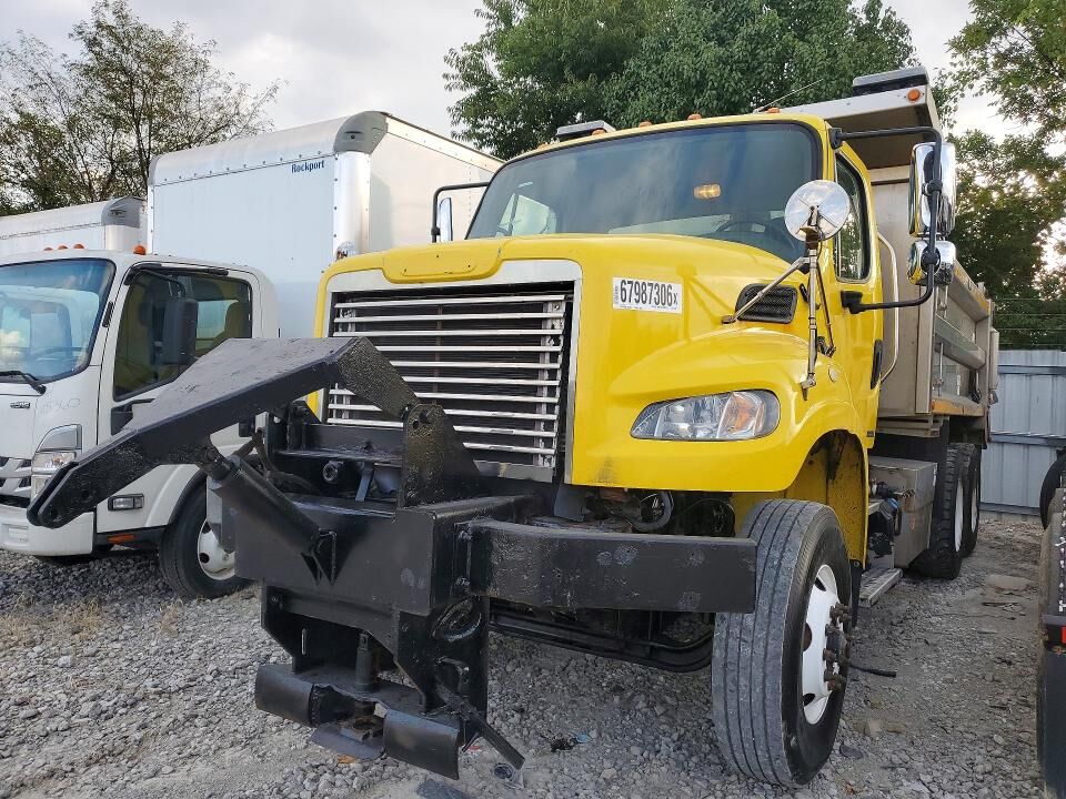 2011 FREIGHTLINER M2