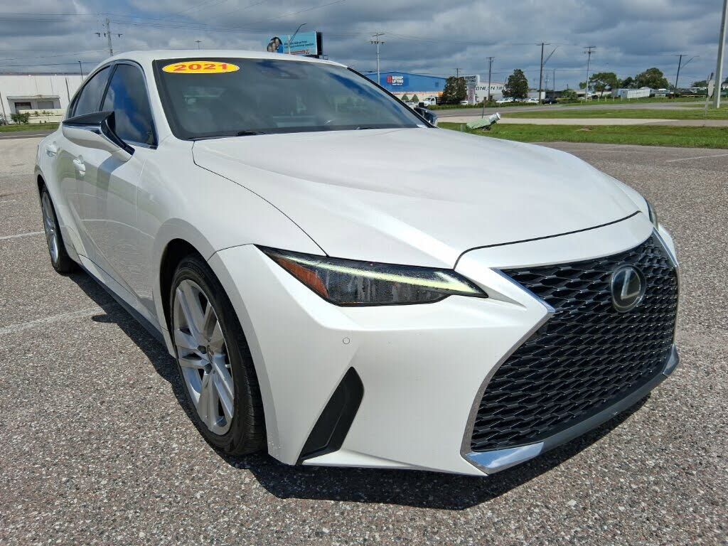 2021 LEXUS IS