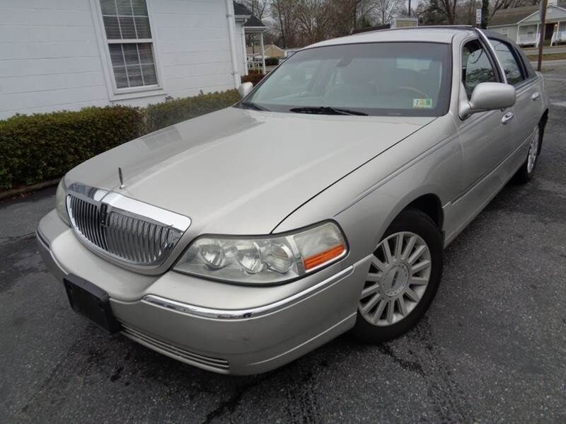 2003 LINCOLN Town Car