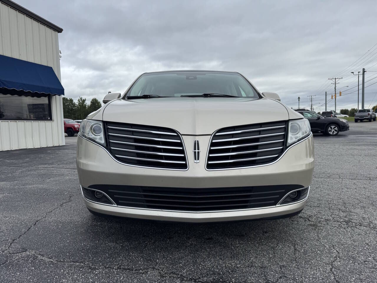 2017 LINCOLN MKT
