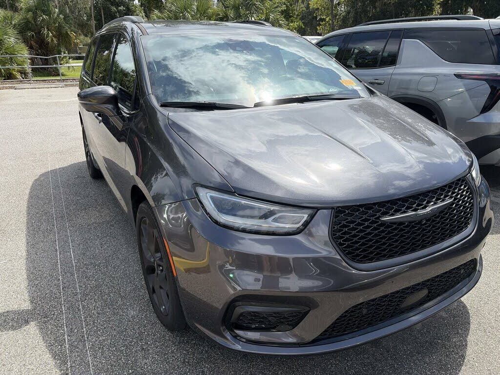 2022 CHRYSLER Pacifica