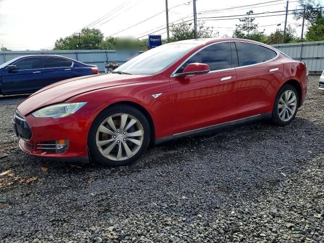 2015 TESLA Model S