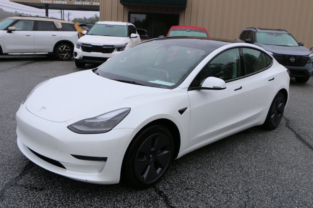 2023 TESLA Model 3