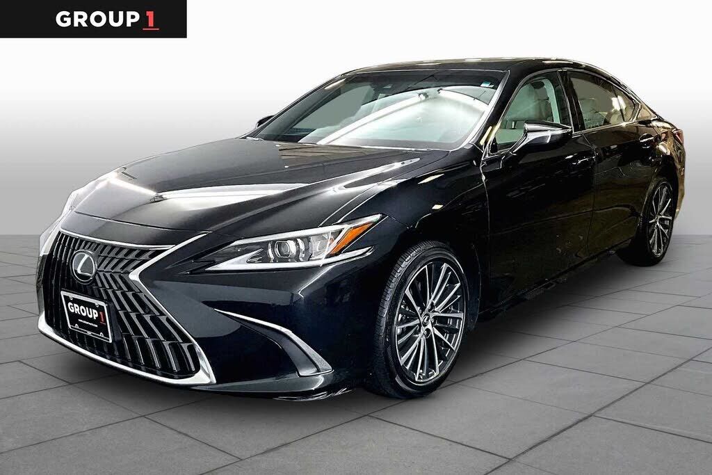 2025 LEXUS ES
