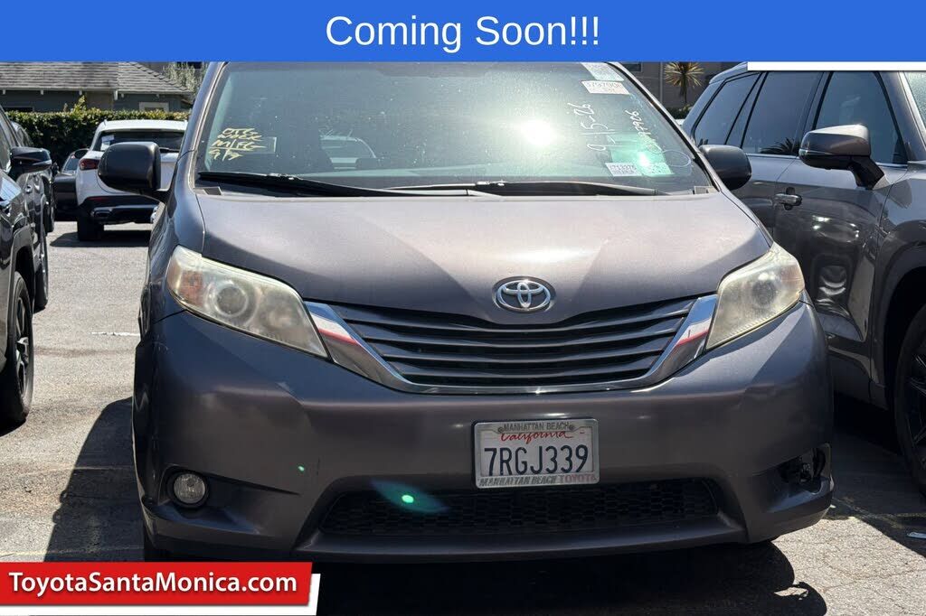 2016 TOYOTA Sienna