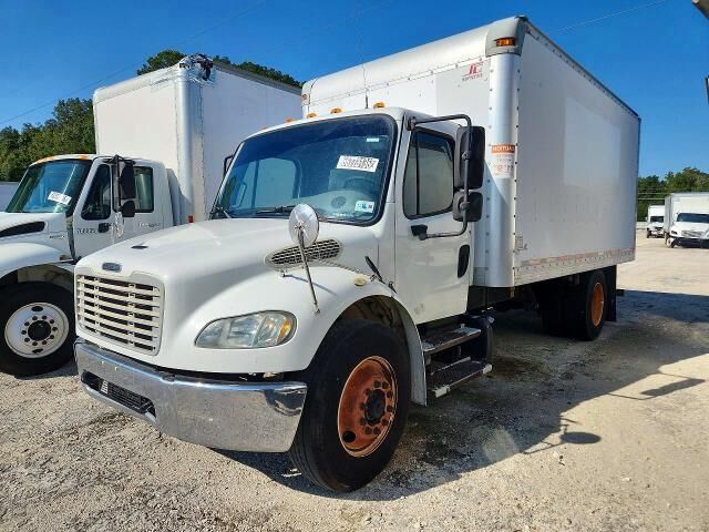 2013 FREIGHTLINER M2