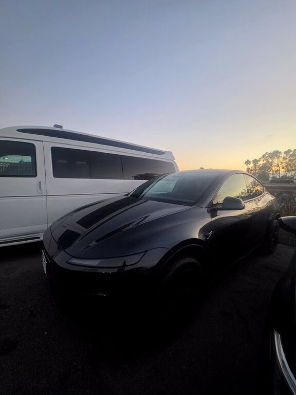 2026 TESLA Model Y