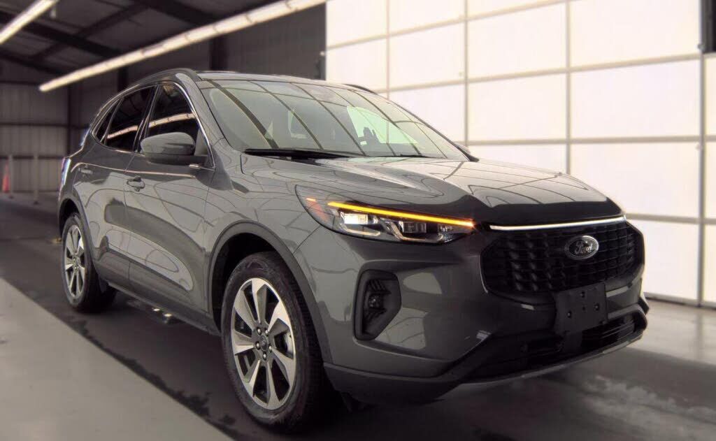 2025 FORD Escape