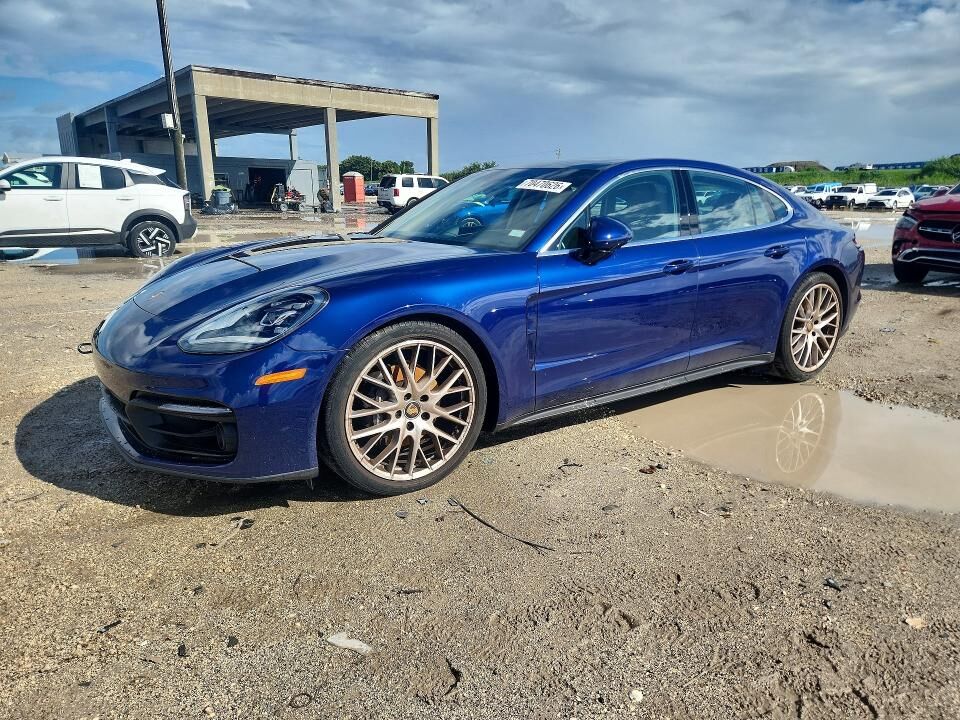 2023 PORSCHE Panamera