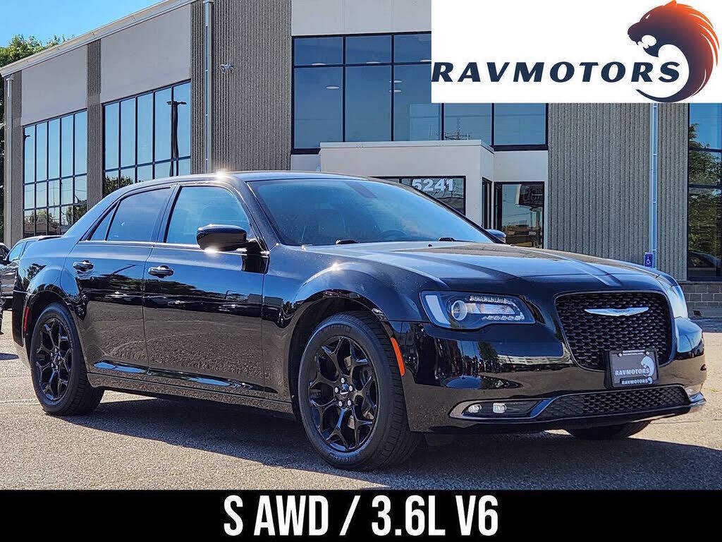 2017 CHRYSLER 300