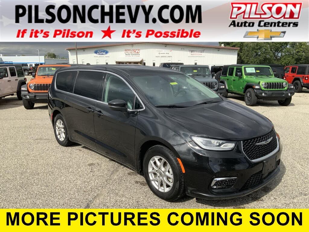 2023 CHRYSLER Pacifica