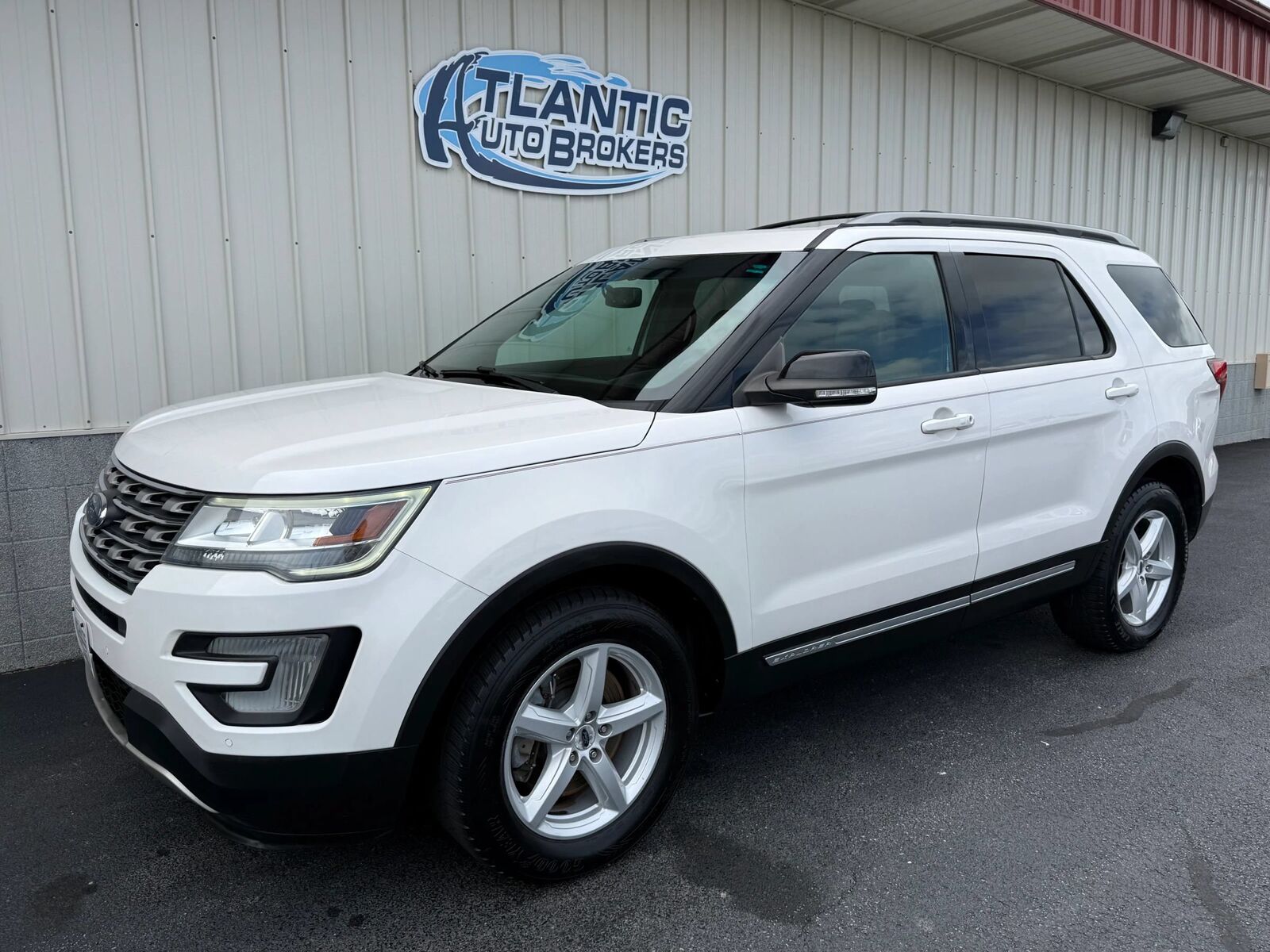 2017 FORD Explorer