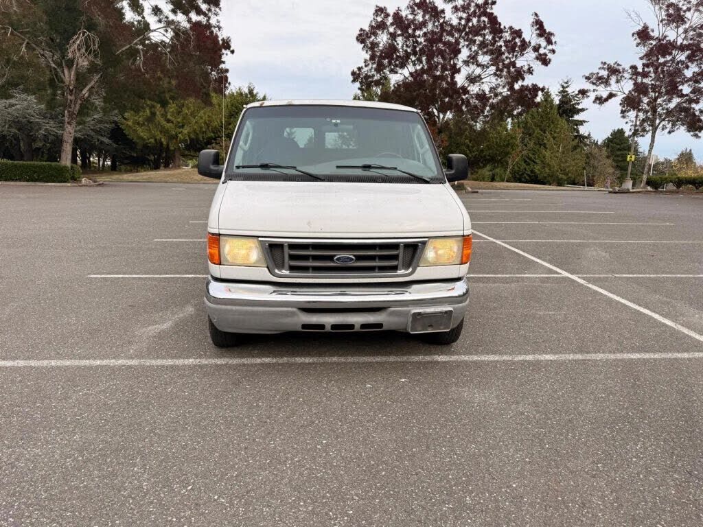 2005 FORD E-350