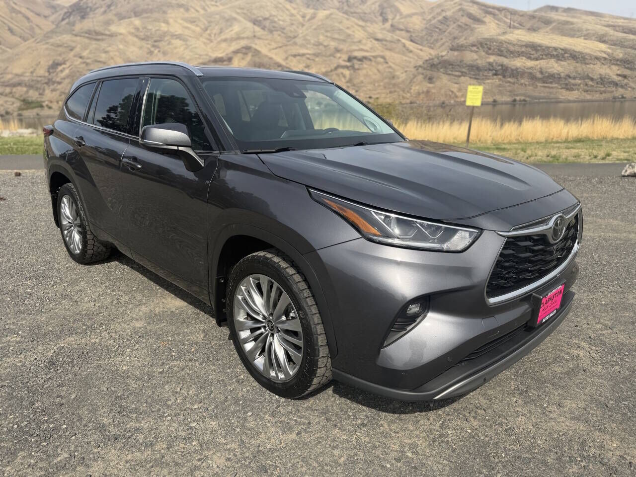 2023 TOYOTA Highlander