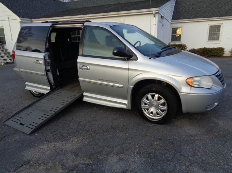 2005 CHRYSLER Town and Country