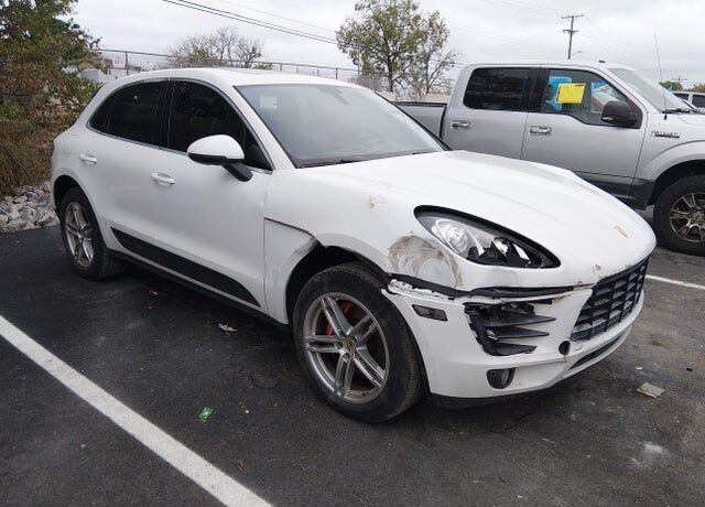 2015 PORSCHE Macan