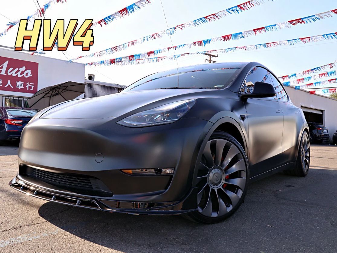2024 TESLA Model Y