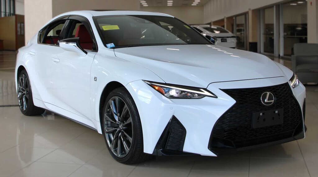 2022 LEXUS IS