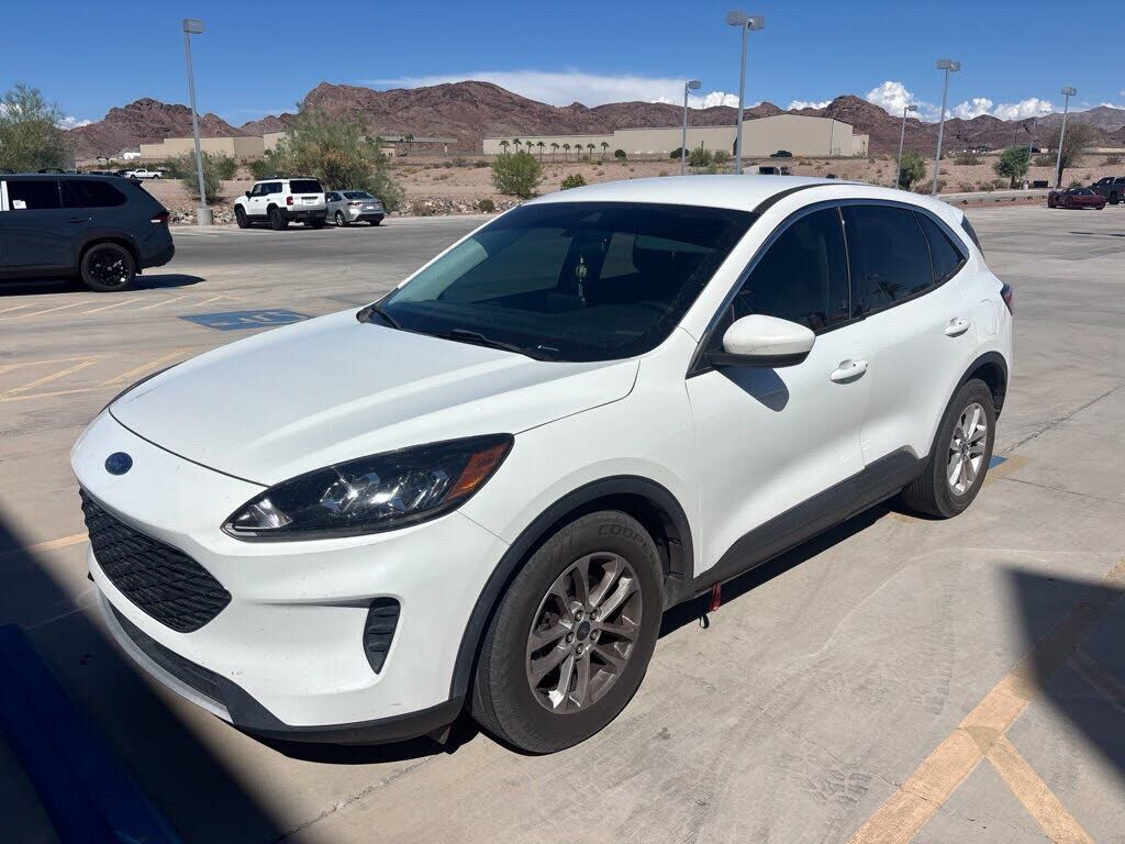 2021 FORD Escape