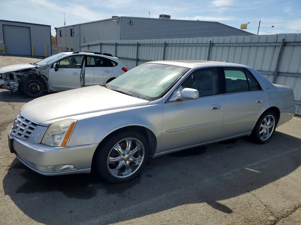 2011 CADILLAC DTS