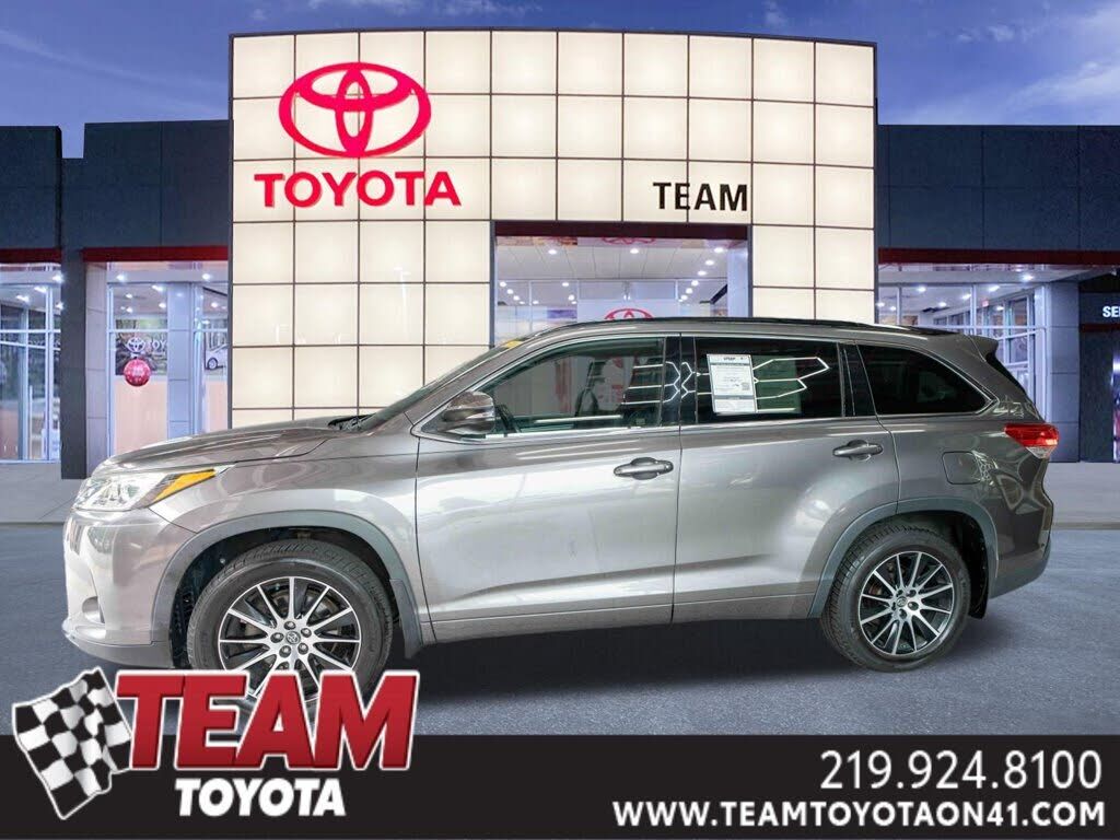 2017 TOYOTA Highlander
