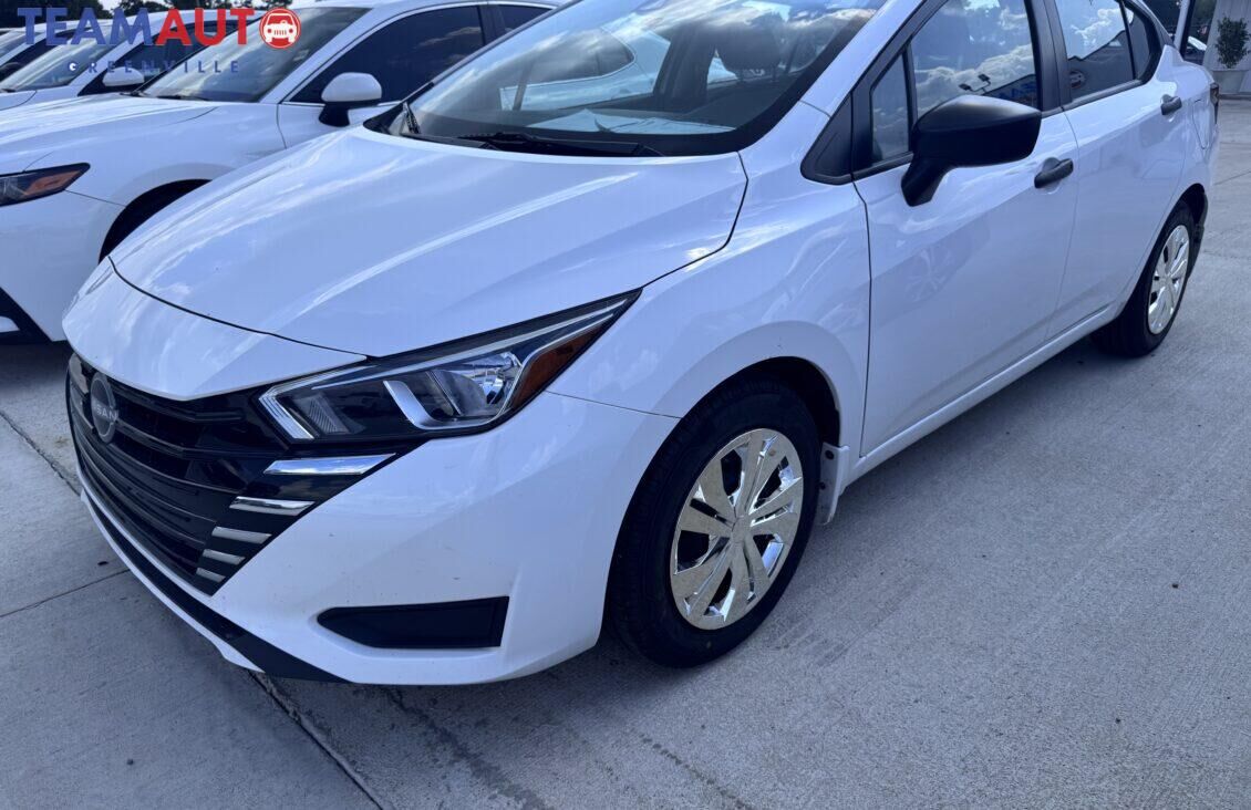 2024 NISSAN Versa