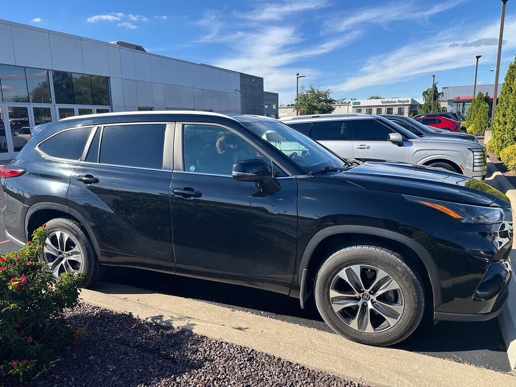 2023 TOYOTA Highlander