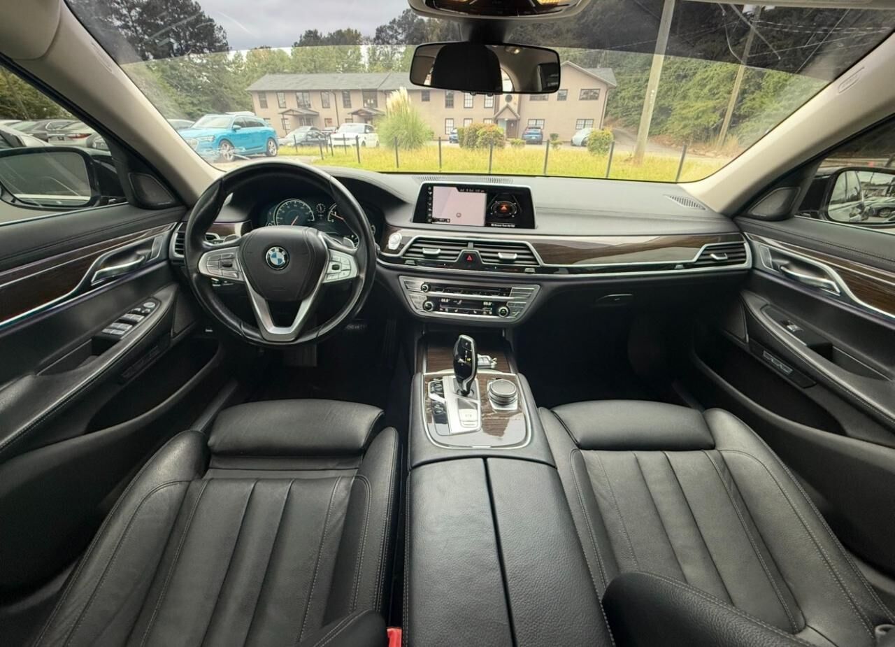 2016 BMW 740i