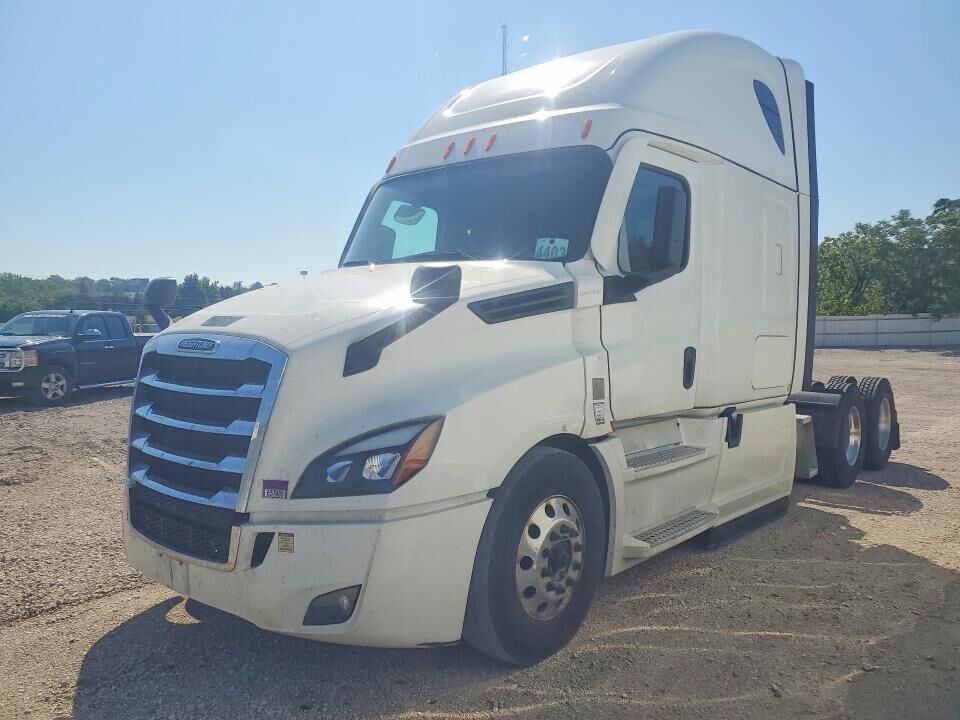 2022 FREIGHTLINER Cascadia