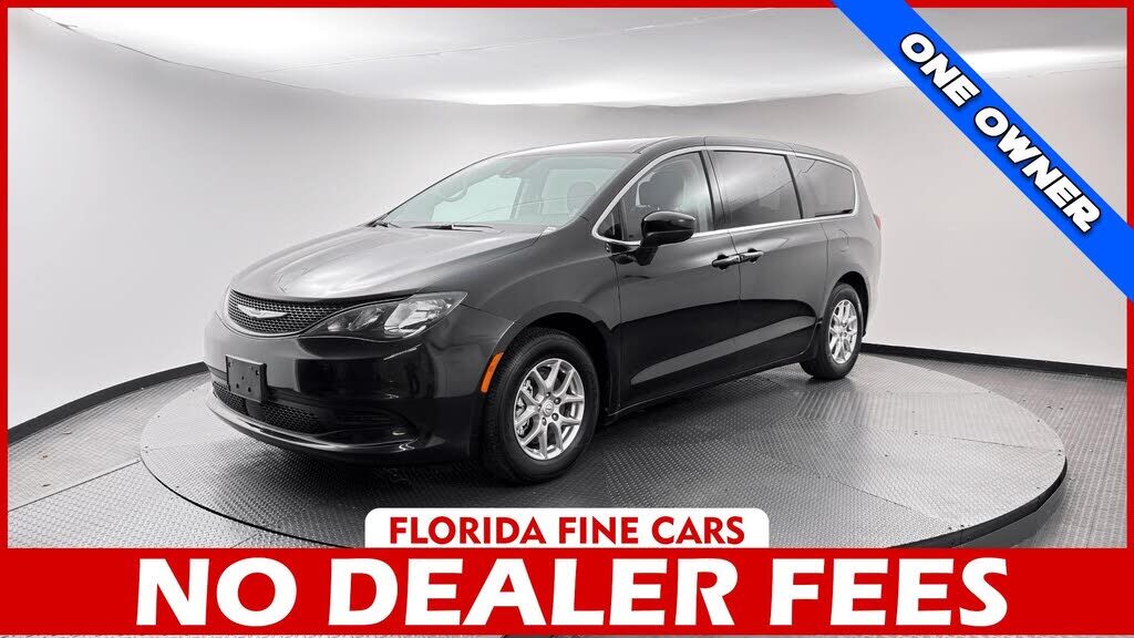 2023 CHRYSLER Voyager