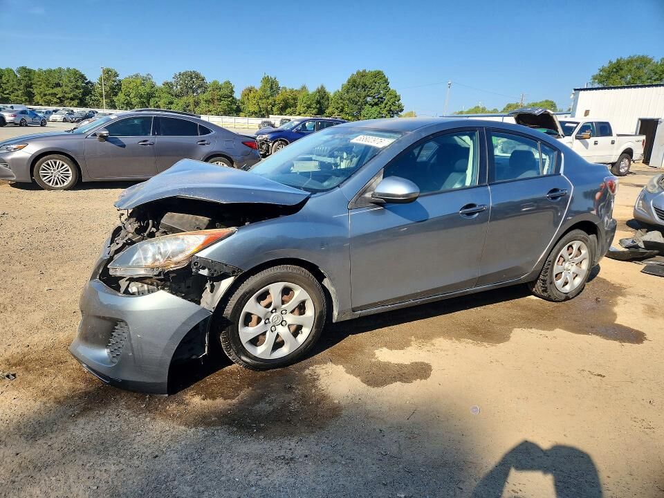 2013 MAZDA Mazda3