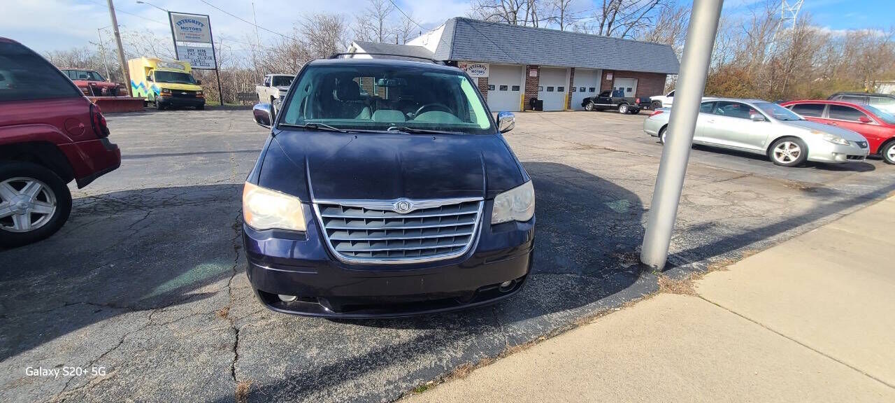 2010 CHRYSLER Town and Country