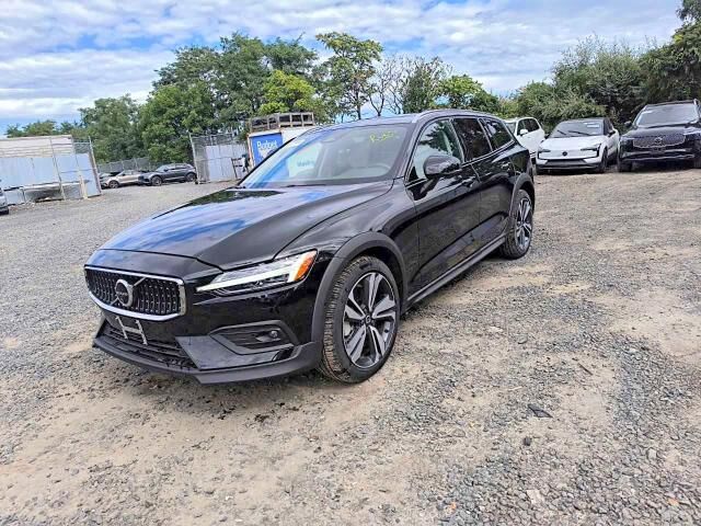 2026 VOLVO V60CC