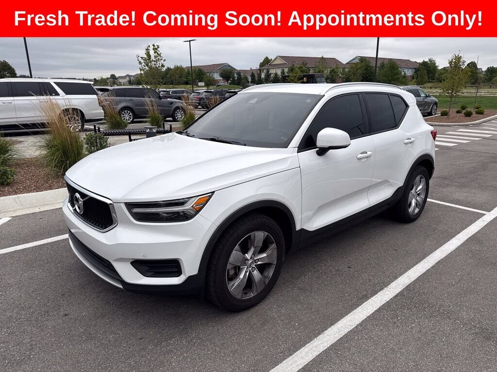 2020 VOLVO XC40