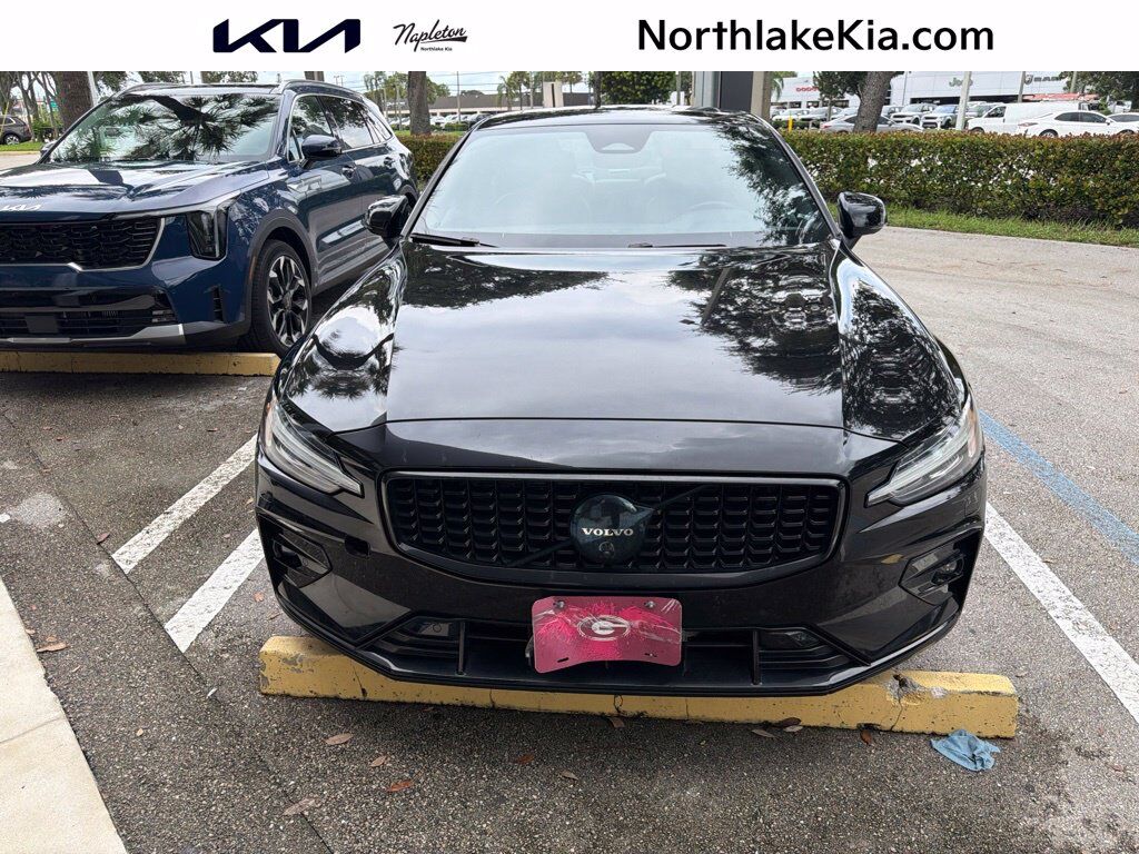 2024 VOLVO S60