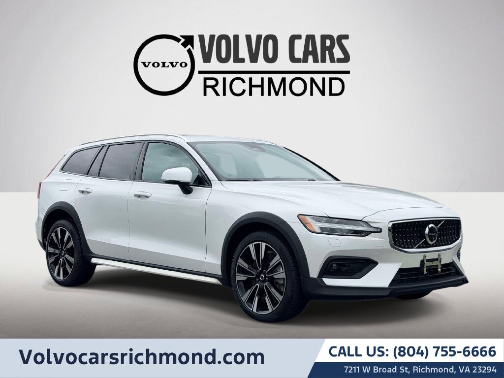 2025 VOLVO V60CC
