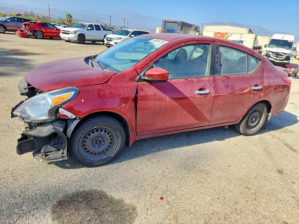 2018 NISSAN Versa
