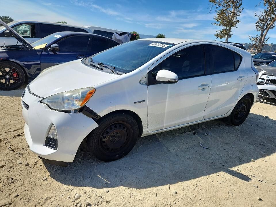 2014 TOYOTA Prius