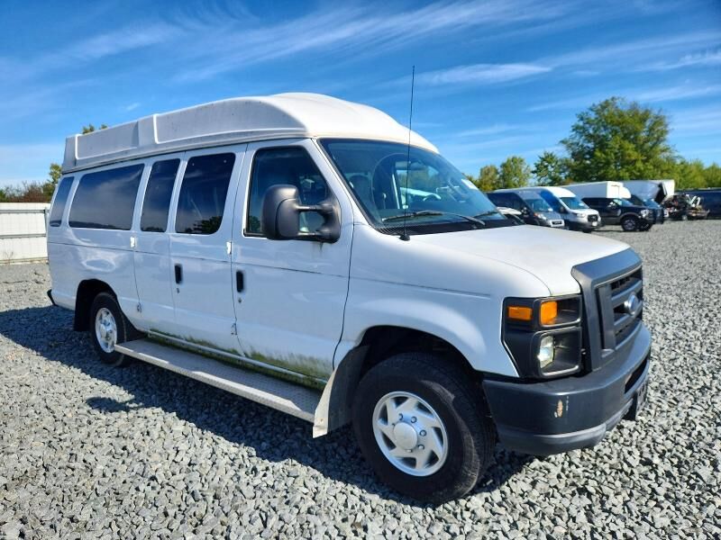 2011 FORD E-350