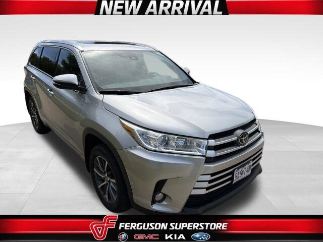 2017 TOYOTA Highlander