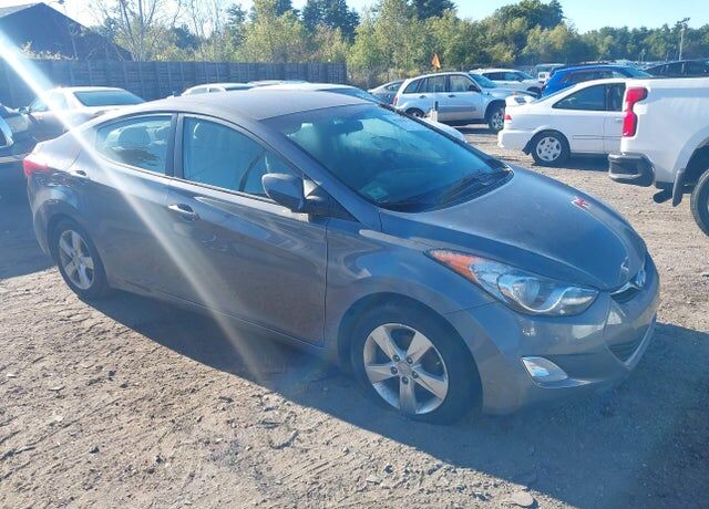2012 HYUNDAI Elantra