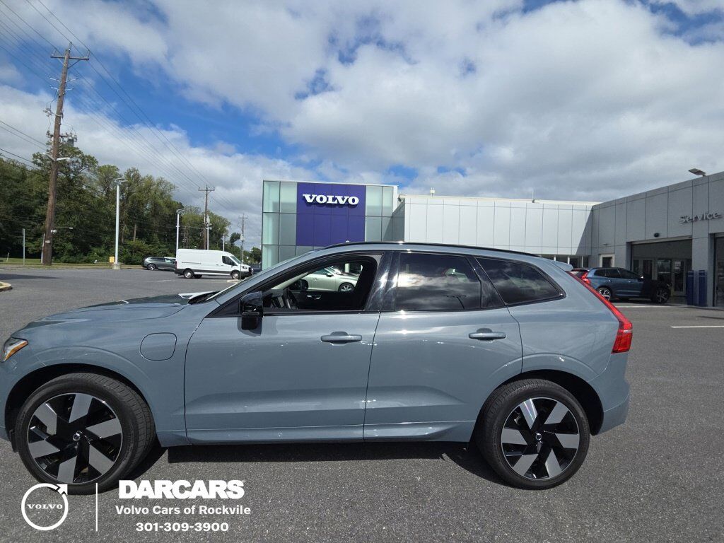 2024 VOLVO XC60