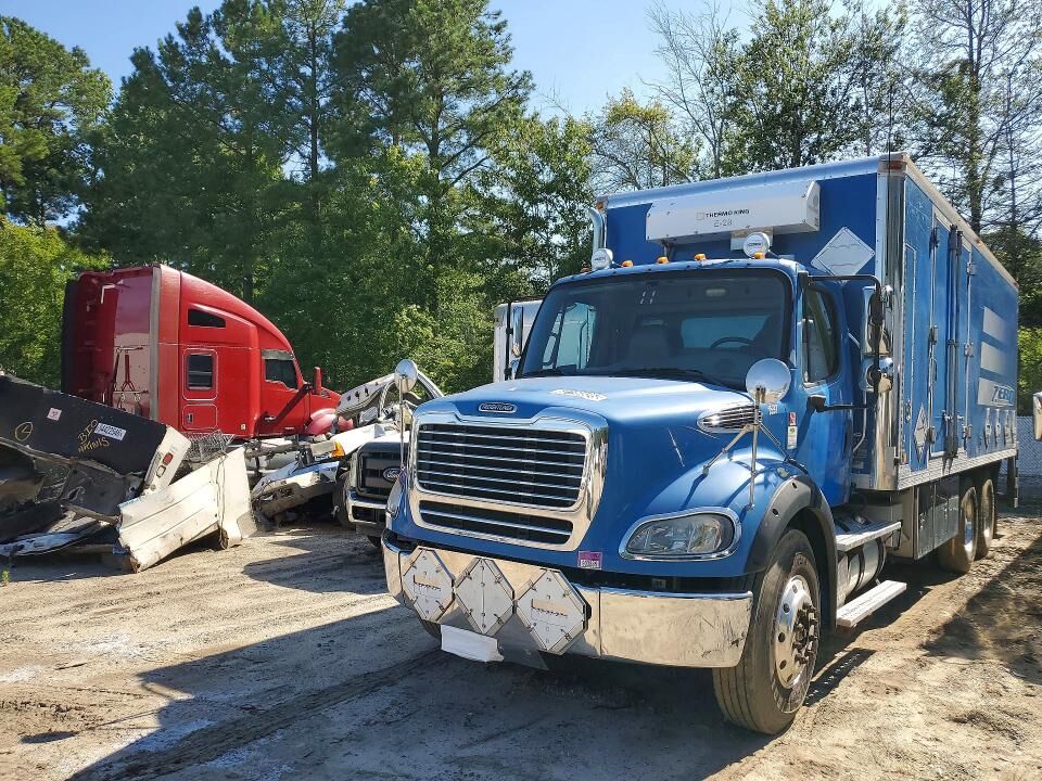 2012 FREIGHTLINER M2