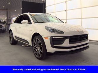 2024 PORSCHE Macan