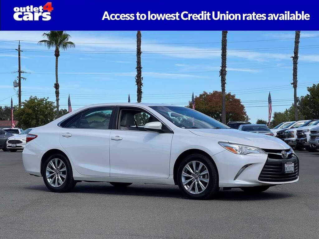 2017 TOYOTA Camry