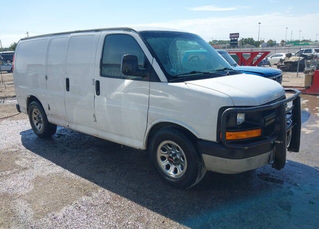 2011 CHEVROLET Express