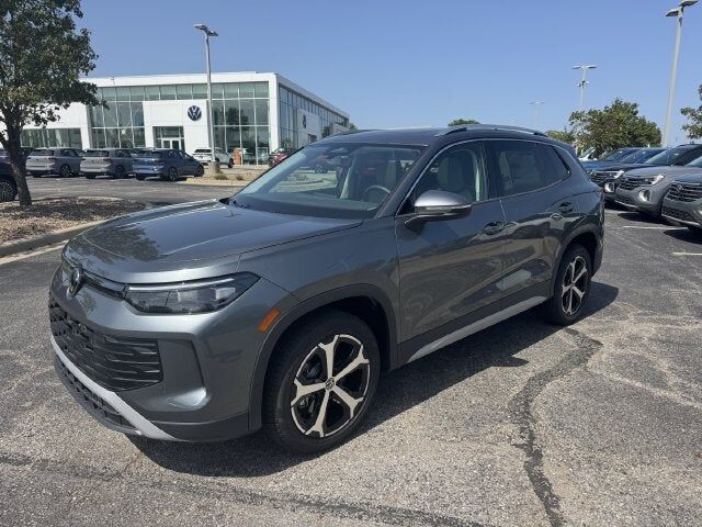 2026 VOLKSWAGEN Tiguan