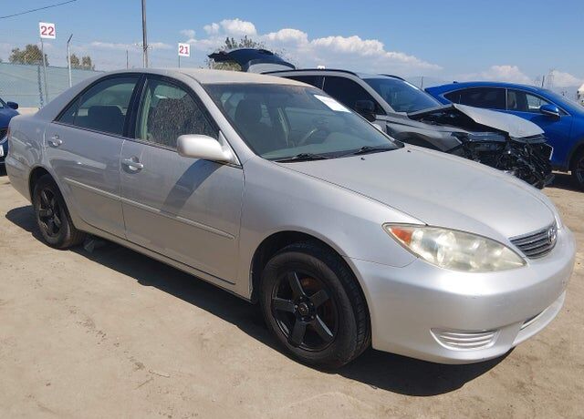 2005 TOYOTA Camry