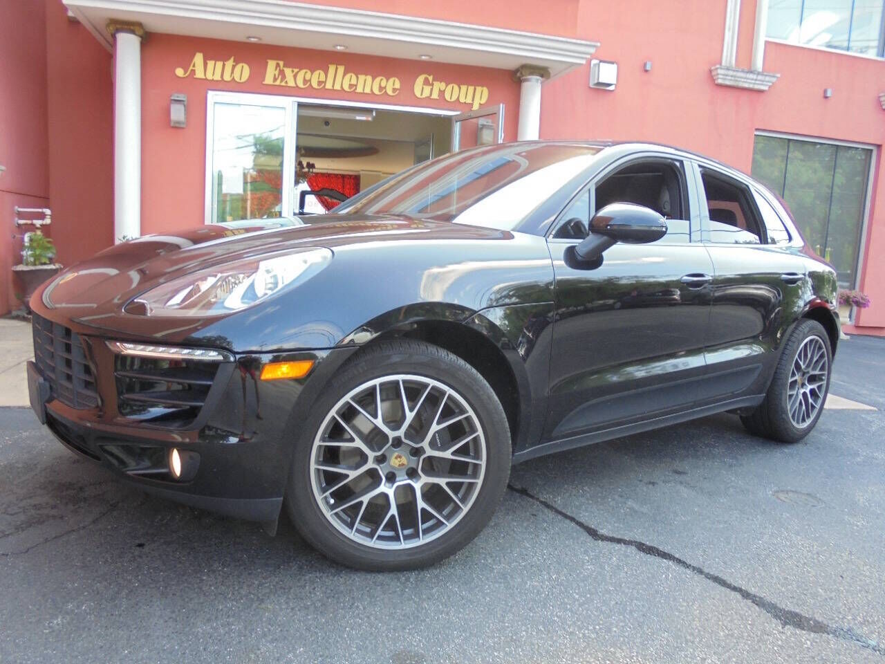 2018 PORSCHE Macan